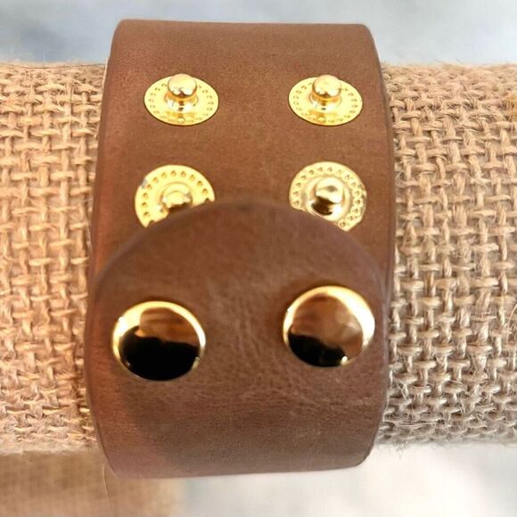 Wardani NY Brown Gold Plate Emblem Snap Leather Button Hand Bracelet - Picture 3 of 5